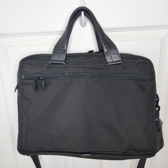 Tumi Expandable Briefcase Laptop Messenger Bag Black - Picture 2 of 16